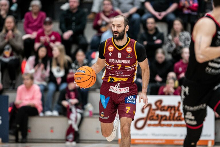 Bojan Sarcevic upeaan rajapyykkiin