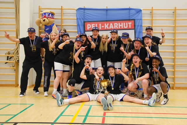 Peli-Karhuille 16-vuotiaiden tyttöjen Suomen mestaruus