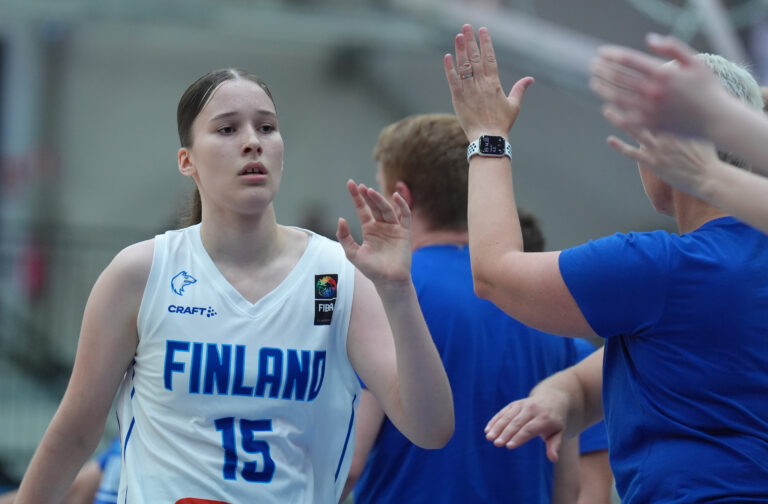 15-vuotiaiden maajoukkueet aloittivat Nordic Open -turnauksen Kisakalliossa – Islanti vei molemmat pelit