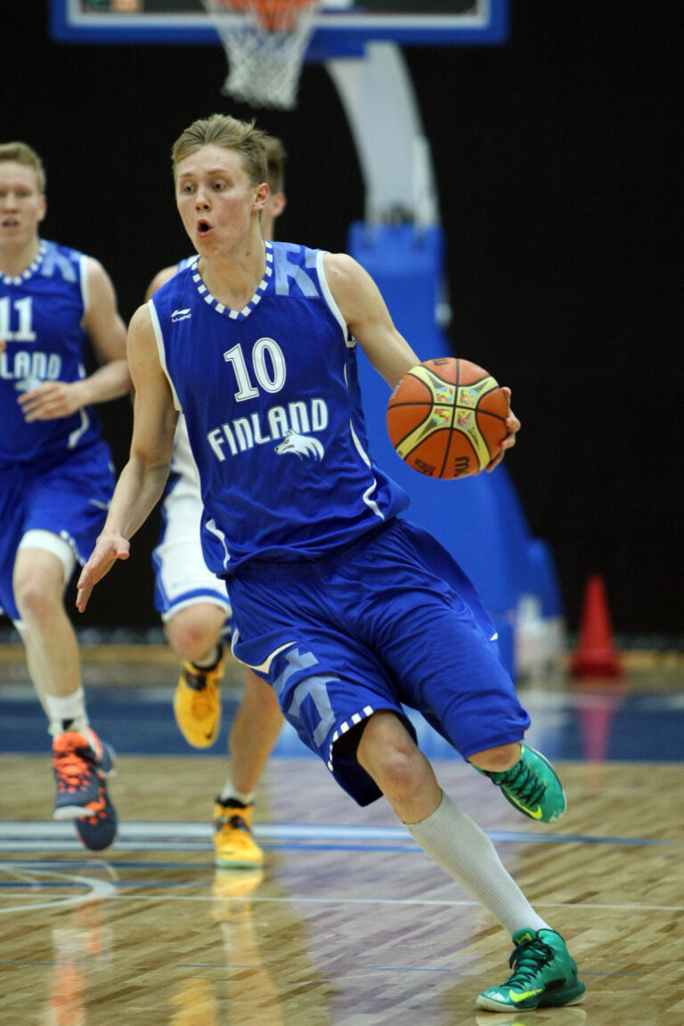 Suomen 20-vuotiaat miehet isännöivät PM-kisoja Kisakalliossa