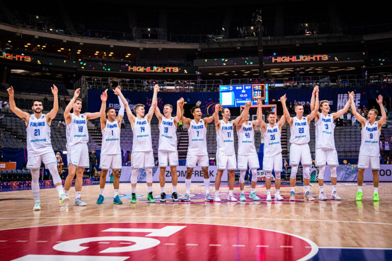 Susijengi palaa EM-kisoista kotiin – lento laskeutuu Helsinki-Vantaalle klo 16.05