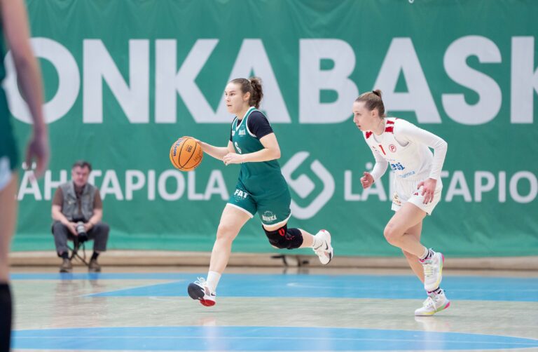 Naisten Korisliigan Vuoden tulokkaana palkittu Emma Lampén jatkaa Hongassa