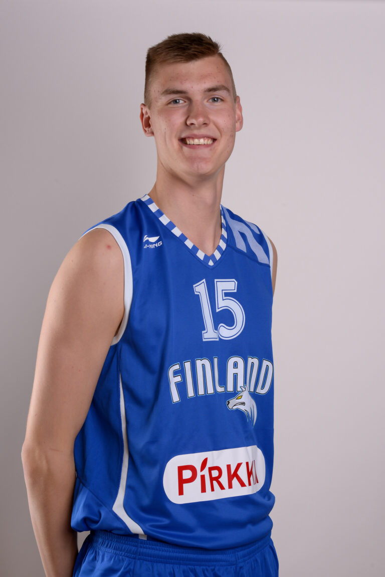 Michelsen ja Maxhuni pisteille NCAA:ssa
