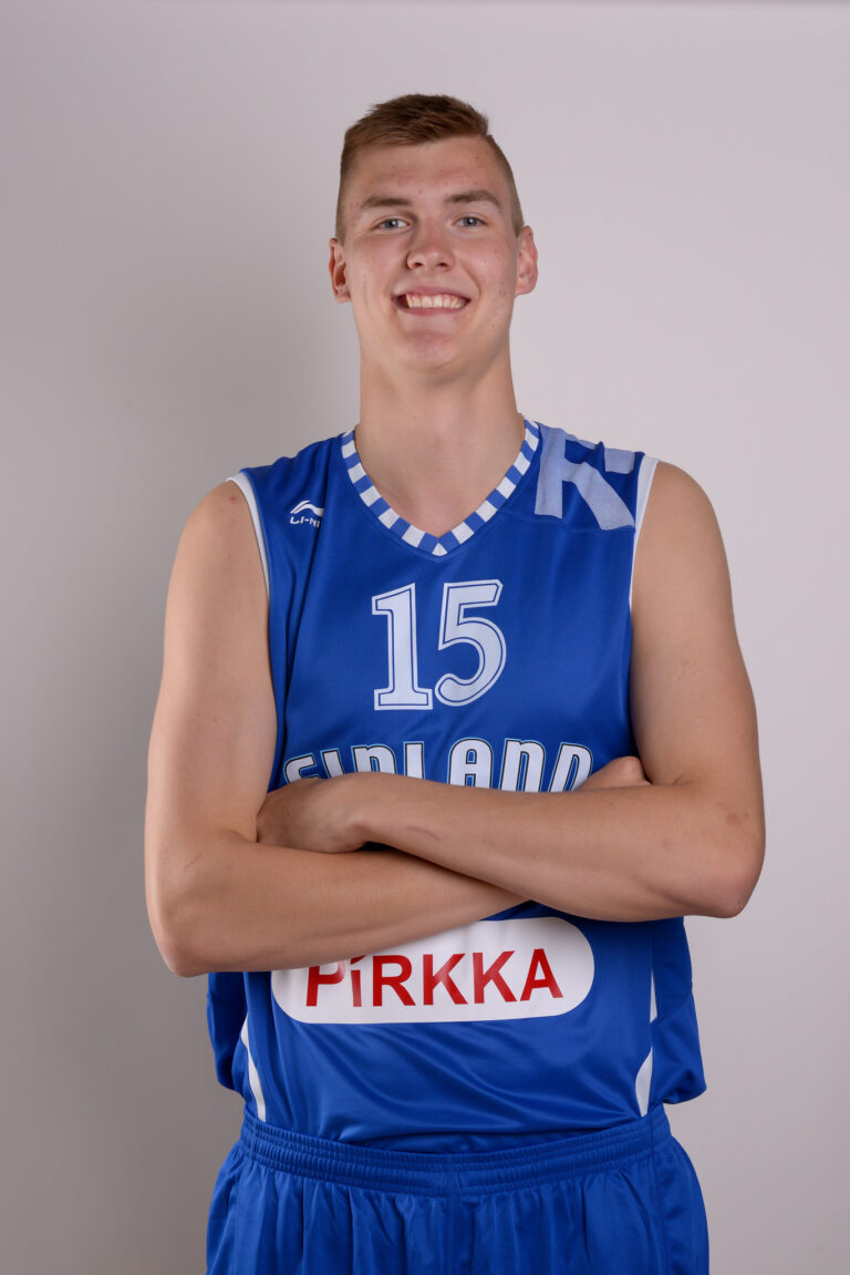 Michelsenin Davidson puolustusvoittoon NCAA:ssa