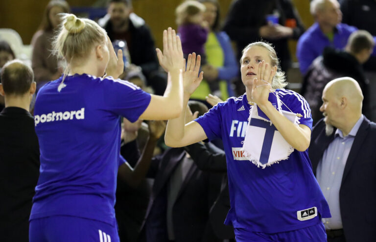Suomalaisen naiskoripallon keulakuva: Taru Tuukkanen