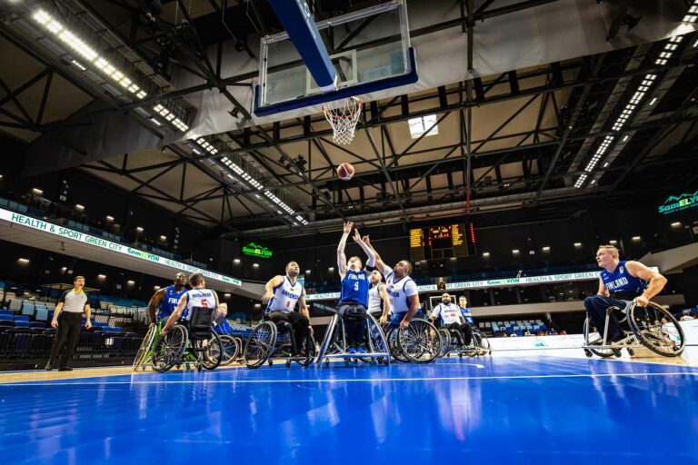 Suomi kaatoi Unkarin pyörätuolikoriksen EM-kisoissa