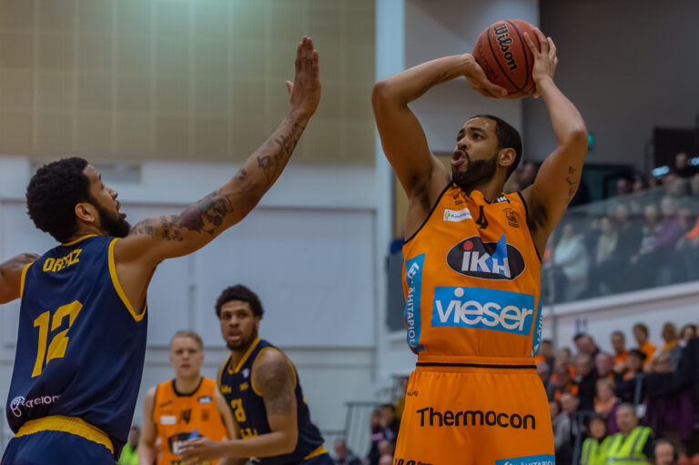 Korisliigan kuukauden pelaaja on Karhu Basketin Rene Rougeau
