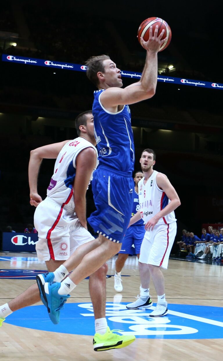 Koponen ja Himki Euroliiga-voittaja Moskovan TsSKA:n kimppuun