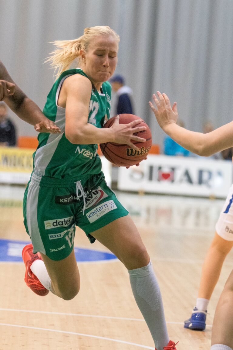 Anni Mäkitalo siirtyy Ranskaan Orvault Basketiin