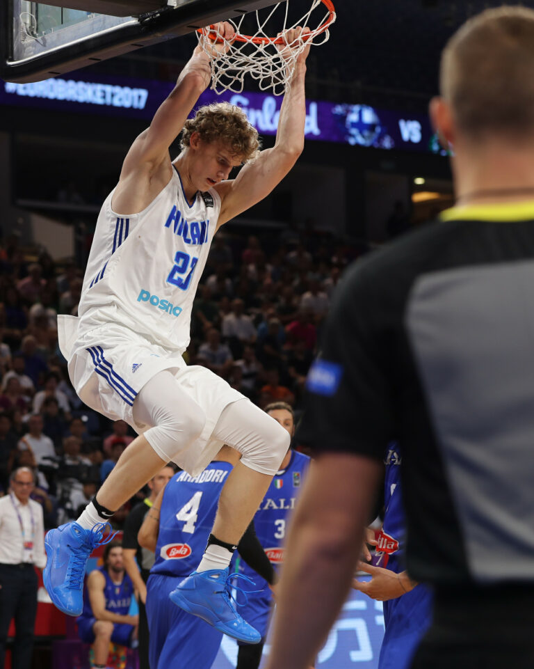 Markkanen takaisin pelikentillä, Bulls hävisi Netsille