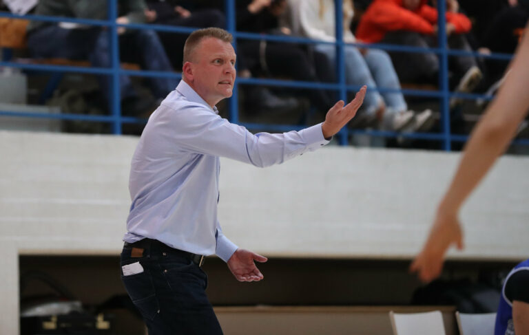 Roope Mäkelä jatkaa KTP:n päävalmentajana