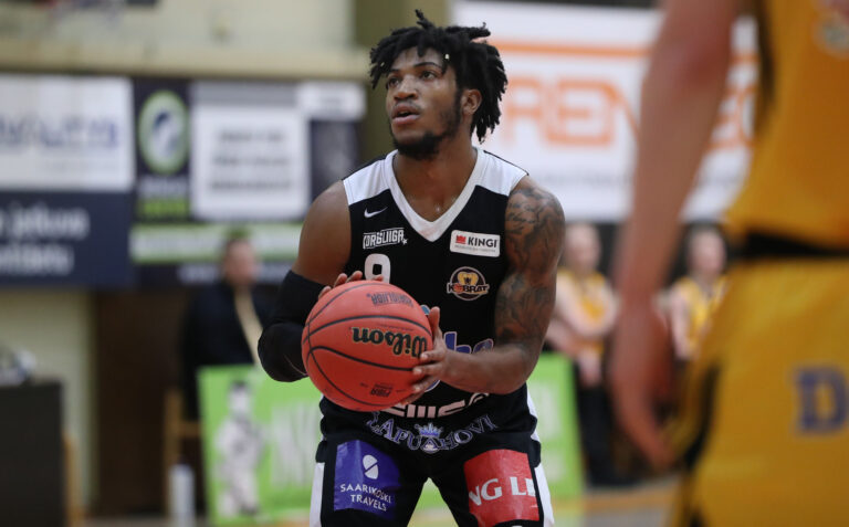 Stephen Croone vahvistamaan Ura Basketia