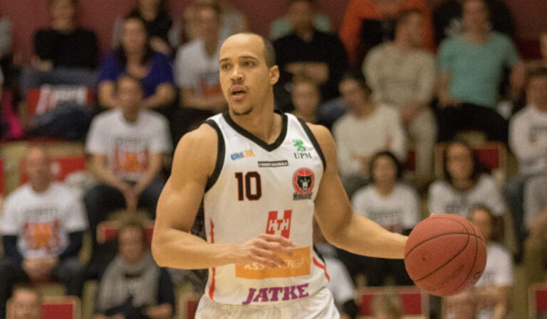 Mestaruusvuodelta tuttu David Gonzalvez palaa Kouvoihin