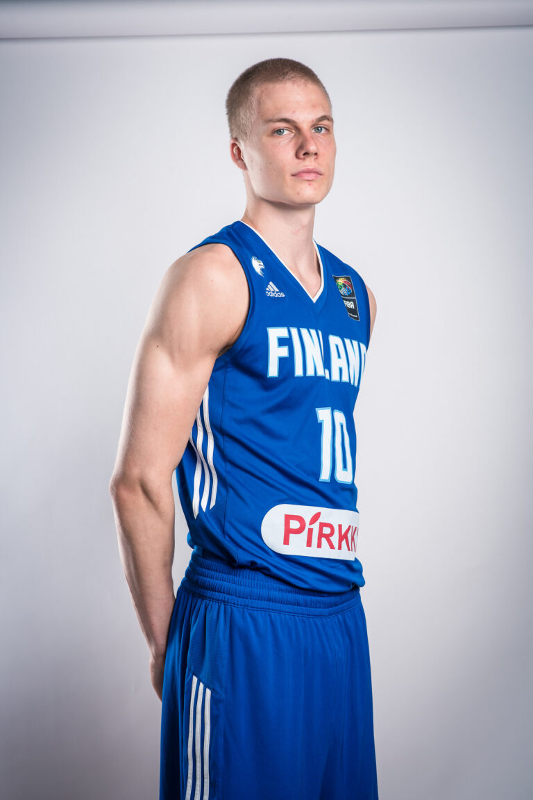 Nyman ja Vanninen Kouvojen riveihin