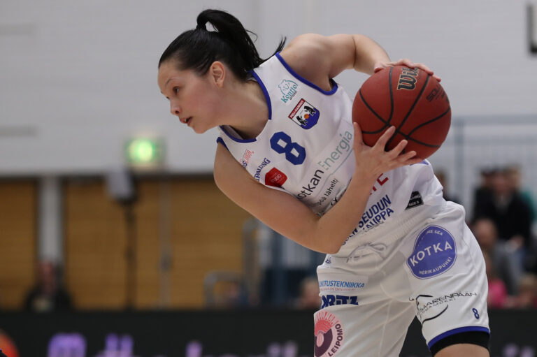Laura Lehtoranta jatkaa, Ashli Payne mestarijoukkue PeKaan