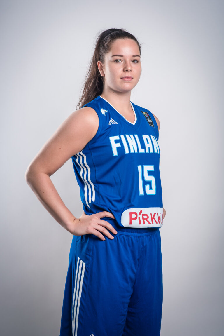Islanti selätti Suomen 18-vuotiaat tytöt