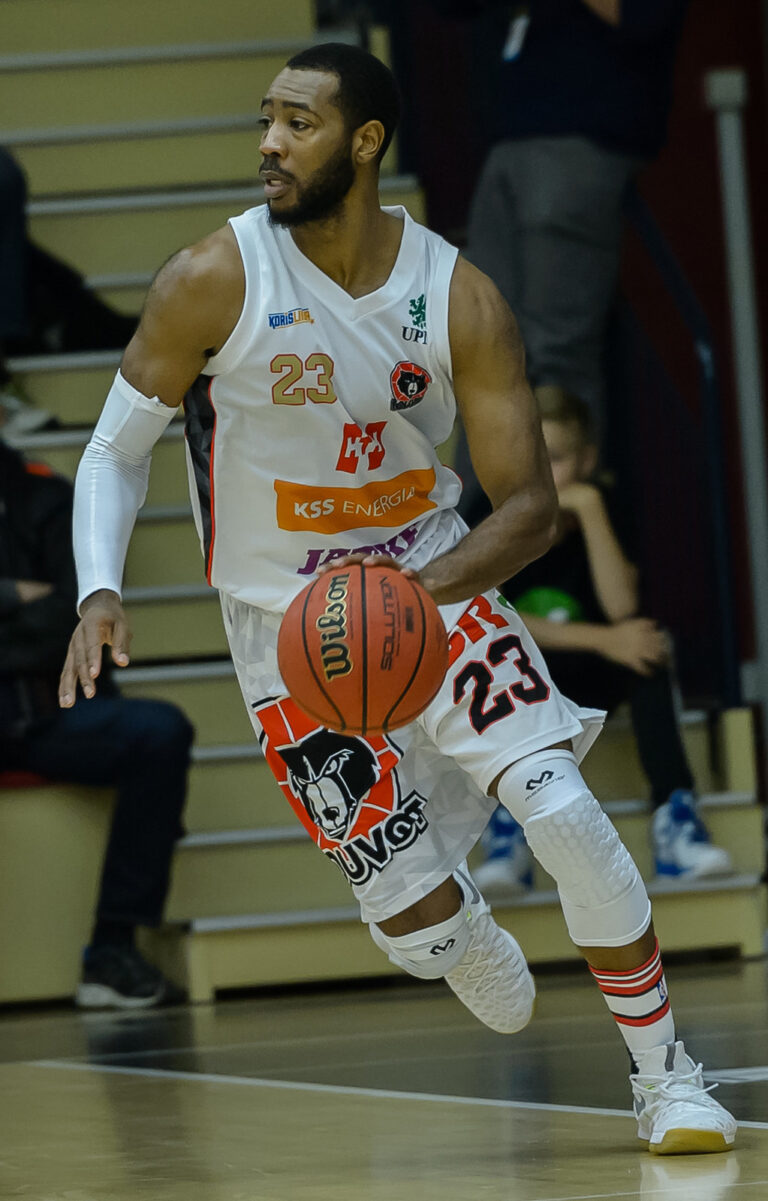 Kouvot irtisanoi Paris Hornen sopimuksen