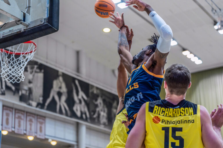 Korisliiga-finaalit käyntiin: BC Nokia kähvelsi kotiedun heti ensikohtaamisella!