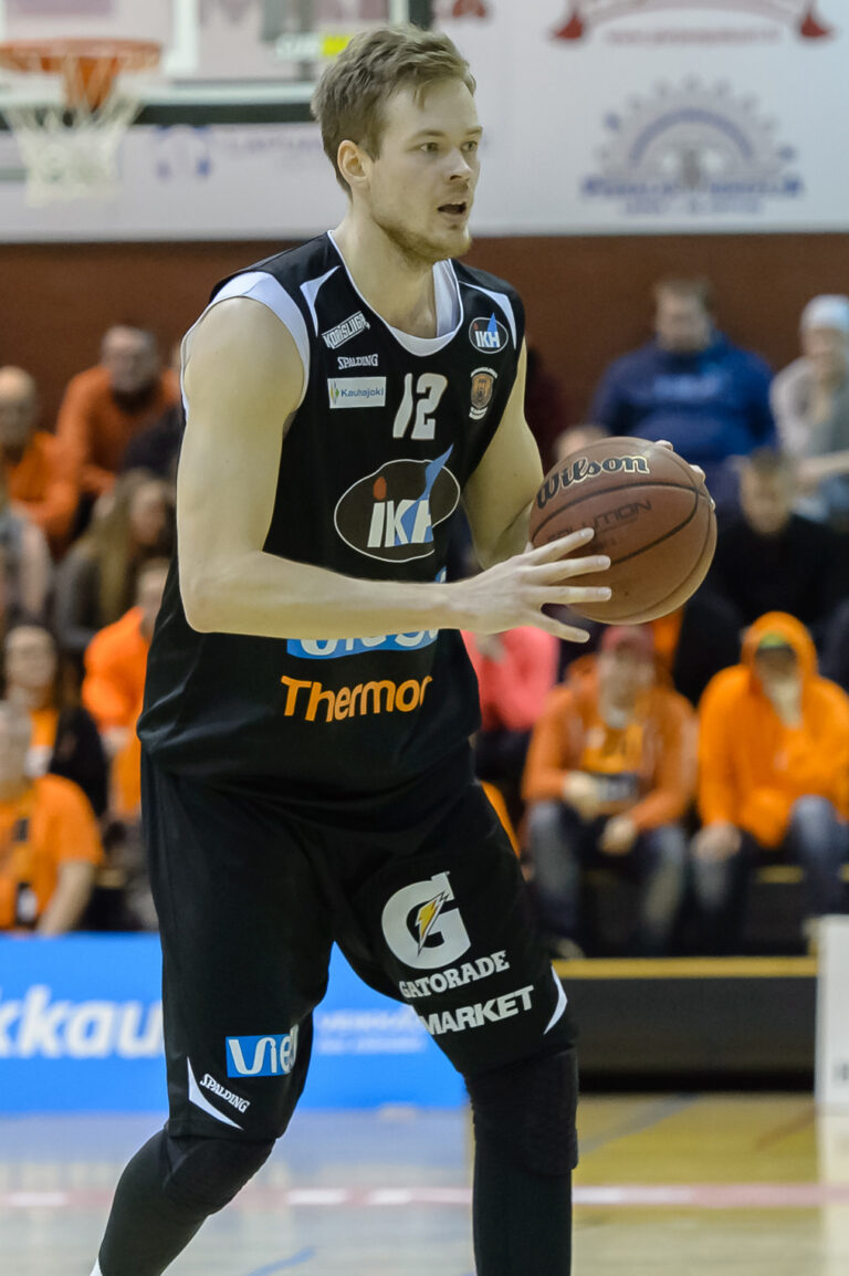 Vanttaja toiselle tuhannelle levypalloissa