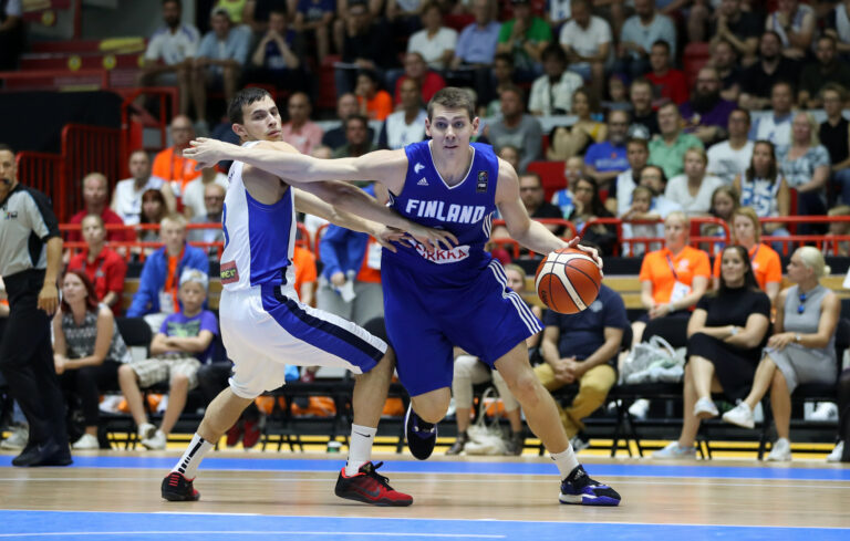 Tomas Murphyn Northeastern nousi suosta voittoon