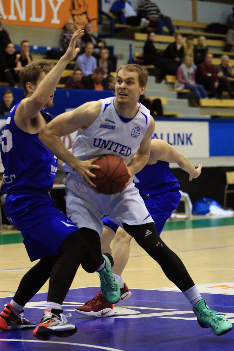 Lauri Toivonen jatkosopimukseen Espoo Unitedin kanssa