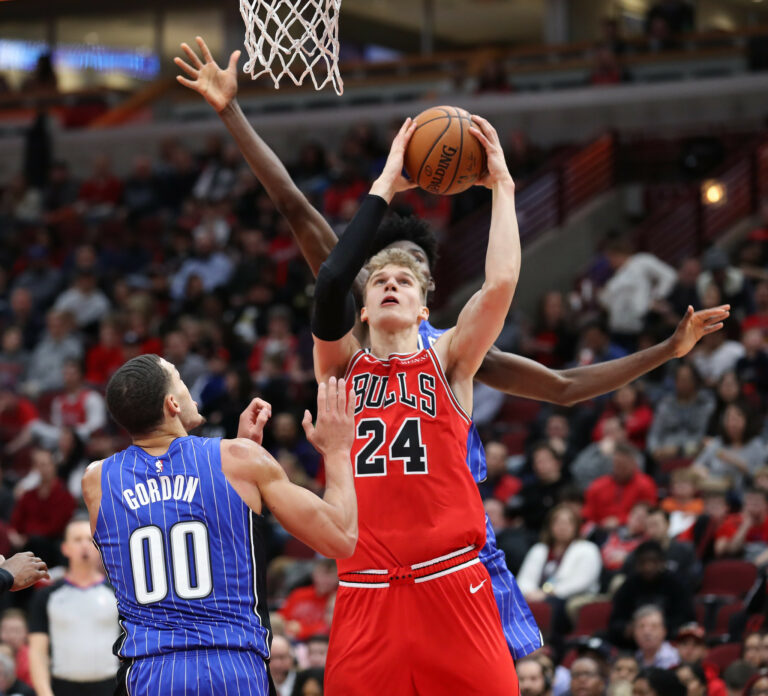 Spurs katkaisi Bullsin orastavan voittoputken, Markkanen 10 pistettä