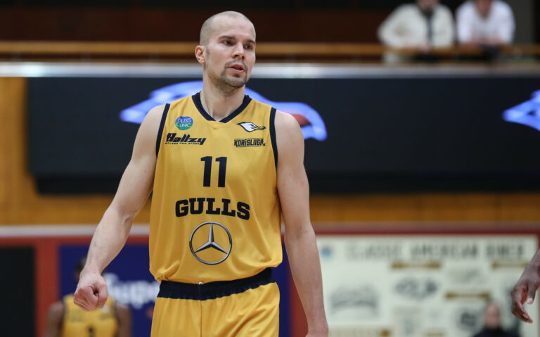 Ennakkosuosikit pärjäsivät Korisliiga-illassa – Seagulls ja KTP hakivat mukaansa vierasvoitot