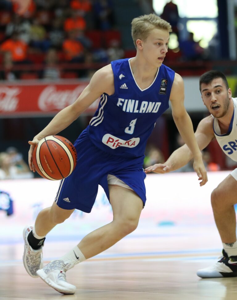 Suomen 20-vuotiaat miehet juoksivat Valko-Venäjältä jalat alta