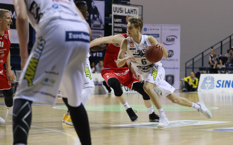 Lahti Basketball ja HBA-Märsky miesten Divari-A:n välieriin