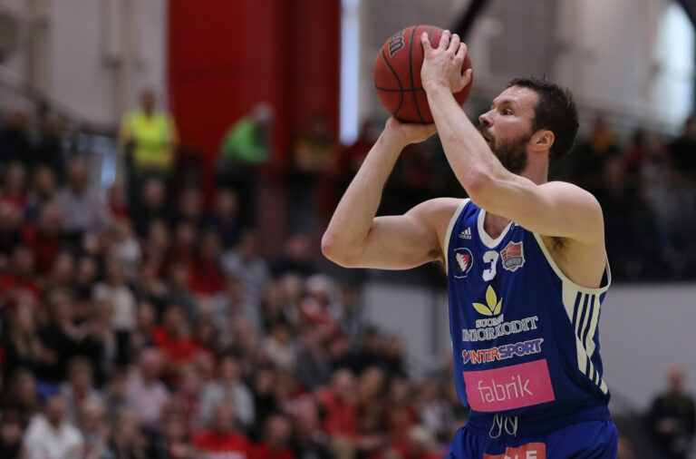 Lahti Basketball otti ensimmäisen kiinnityksen Divari-A:n välieräpaikkaan