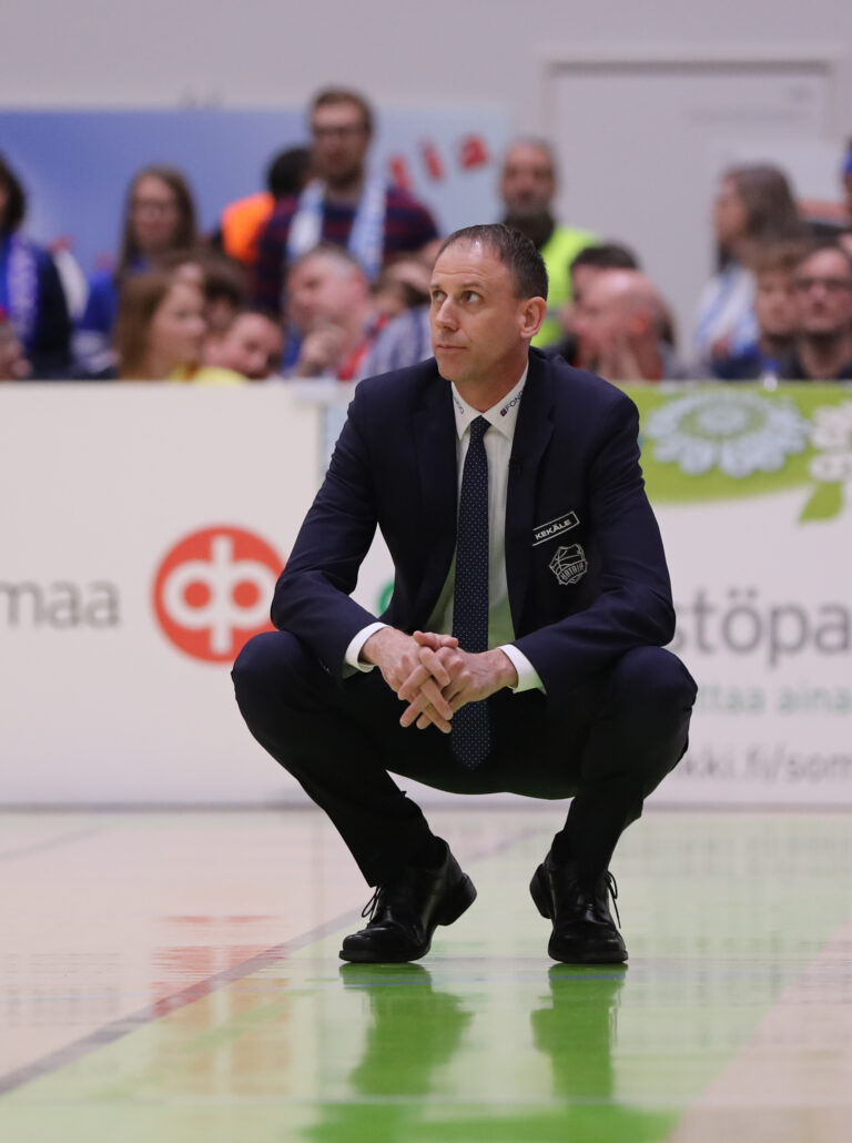 Greg Gibson jatkaa Kataja Basketin päävalmentajana