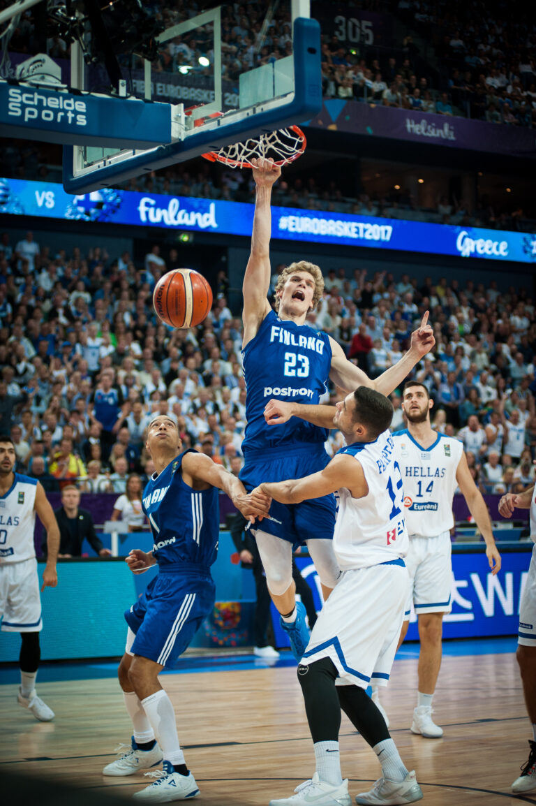 Markkanen jälleen ranne kuumana, teki NBA-historiaa