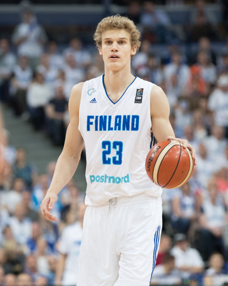 Bullsille toinen peräkkäinen tappio, Markkanen säkitti 12 pistettä