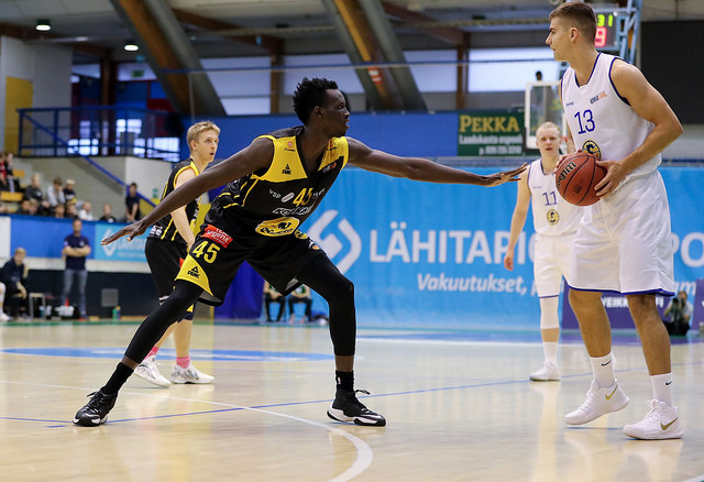 Deng sai lähtöpassit Korihaista, Herbert sivussa toistaiseksi