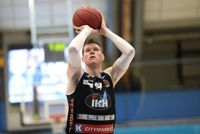 KarhuBasket trillerin voittoon, Pyrintö kaatoi Seagullsin