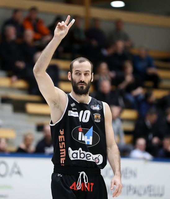 Sarcevic veivasi Vilppaan nurin, Kataja, United ja Kouvot myös voitokkaina