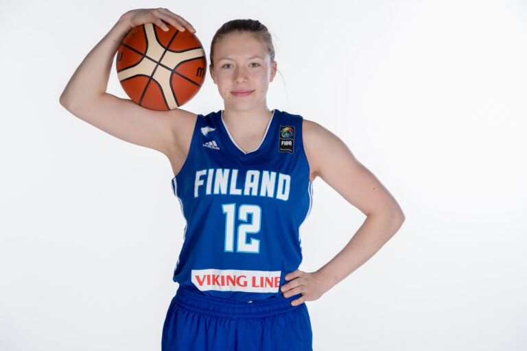 Tulokaskauttaan NCAA:ssa pelaava Lotta-Maj Lahtinen: ”Itsevarmuus on avain”