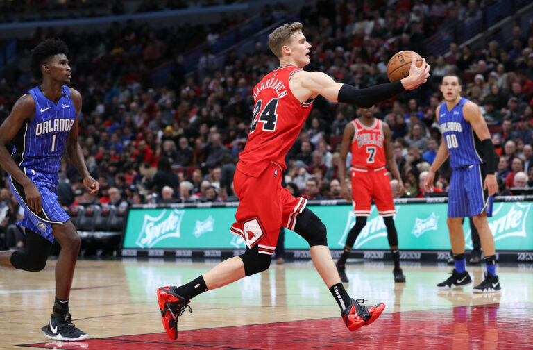 Markkanen loisti 20 pisteellä, Bulls piti pudotuspelihaaveensa elossa