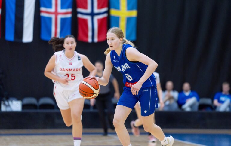 Suomen 16-vuotiaiden maajoukkueet jatkavat voittokulkuaan Kisakallion PM-kisoissa – Ruotsi kaatui kahdesti selkein numeroin