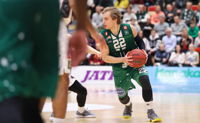 Korisliiga 2018-19 ennakko 3/3: KTP, Kouvot ja Ura kurkottavat kahdeksan joukkoon – Nousevatko Kobrat ja Korihait mukaan taisteluun?