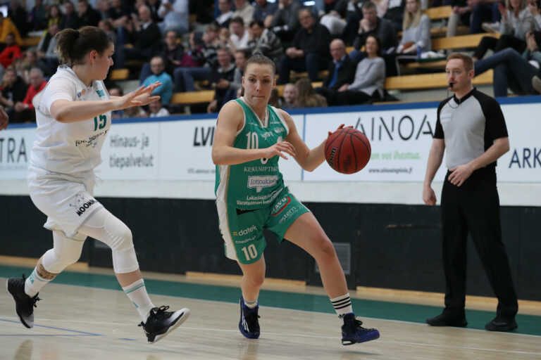 ToPon naisille sopimuksia: Saara Wahlgren, Anna Gardziella ja IImar’I Thomas vahvistamaan joukkuetta