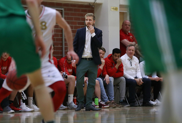 Airenne ja Sahlberg jatkavat parketilla, Juho Kailio uutena Ura Basketin valmennusportaaseen