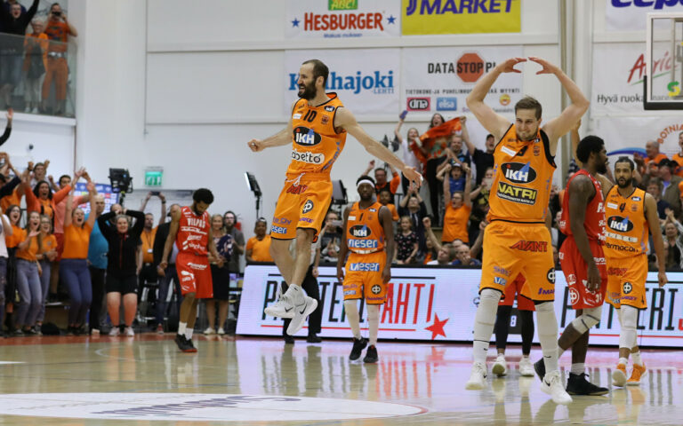 Karhubasket mukana Mestarien liigan karsinnoissa