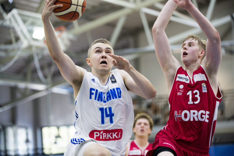 PeU-Basket, Honka ja MuKi miesten Divari-B:n välieriin