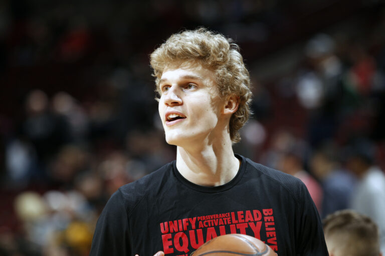 Markkanen 16 pistettä, Bullsin tappioputki jatkuu