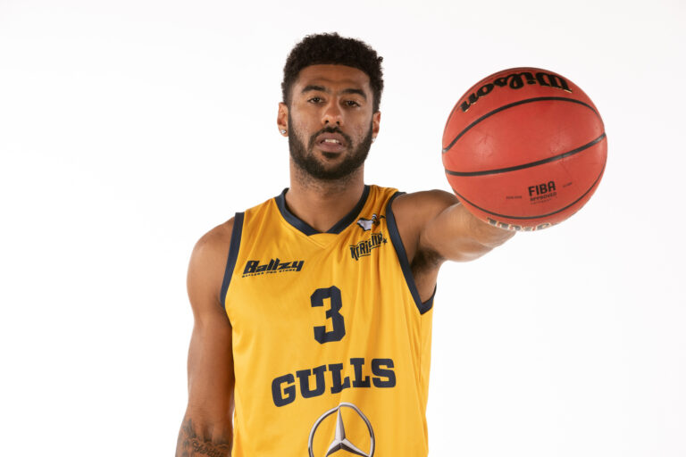 Takamies Andre Hollins on Seagullsin tuorein värväys – ”Tuo meille korintekovoimaa”