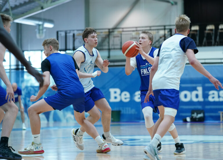 Sudenpennut valmiina kohtaamaan Viron, SolidSport näyttää ottelut
