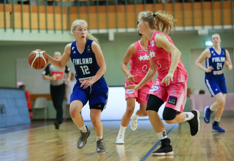 Korpiselle uusi piste-ennätys, Varis ja Lahtinen vireessä NCAA-kentillä