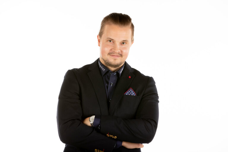 Teemu Turunen Korihaiden päävalmentajaksi