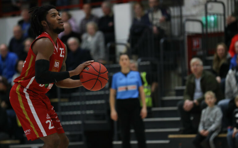 Ura Basket leikitteli liigakarsinnan avausottelun voittoon
